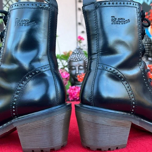 🏴󠁧󠁢󠁥󠁮󠁧󠁿 Dr. Martens Vintage Perforated Heeled Granny Style Boots UK 5